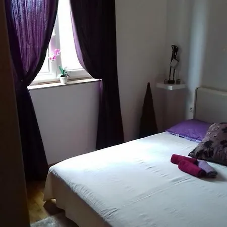 Apartment Pleasure